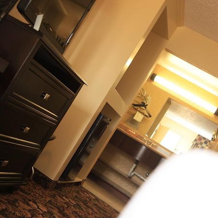 Plaza Inn Midland Bagian luar foto