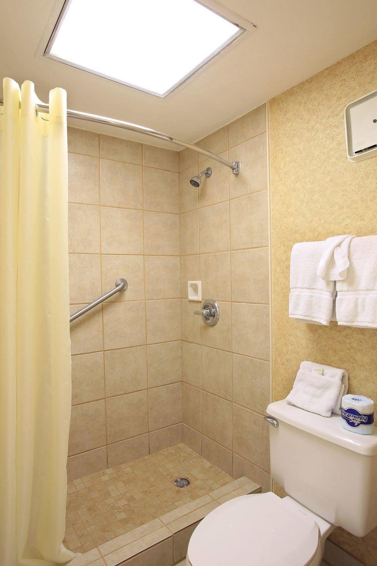 Plaza Inn Midland Bagian luar foto