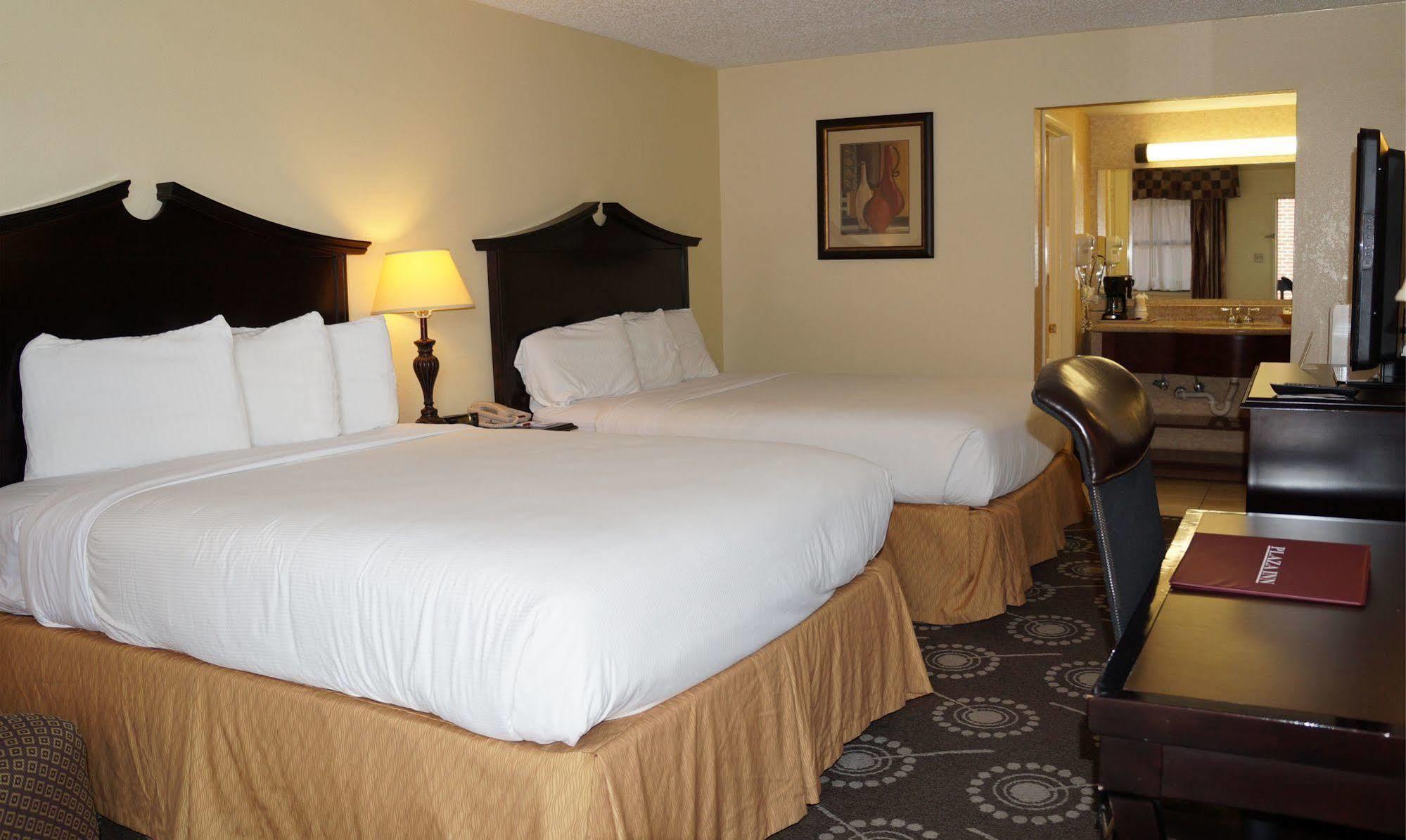 Plaza Inn Midland Bagian luar foto